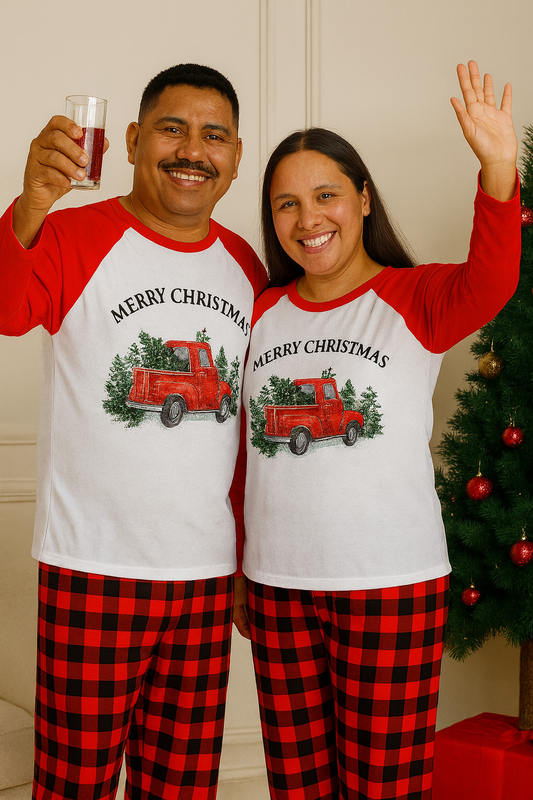 PIJAMAS NAVIDEÑAS ADULTOS MERRY CHRISTMAS – CAMIONETA ROJA CLASICA AMALILI