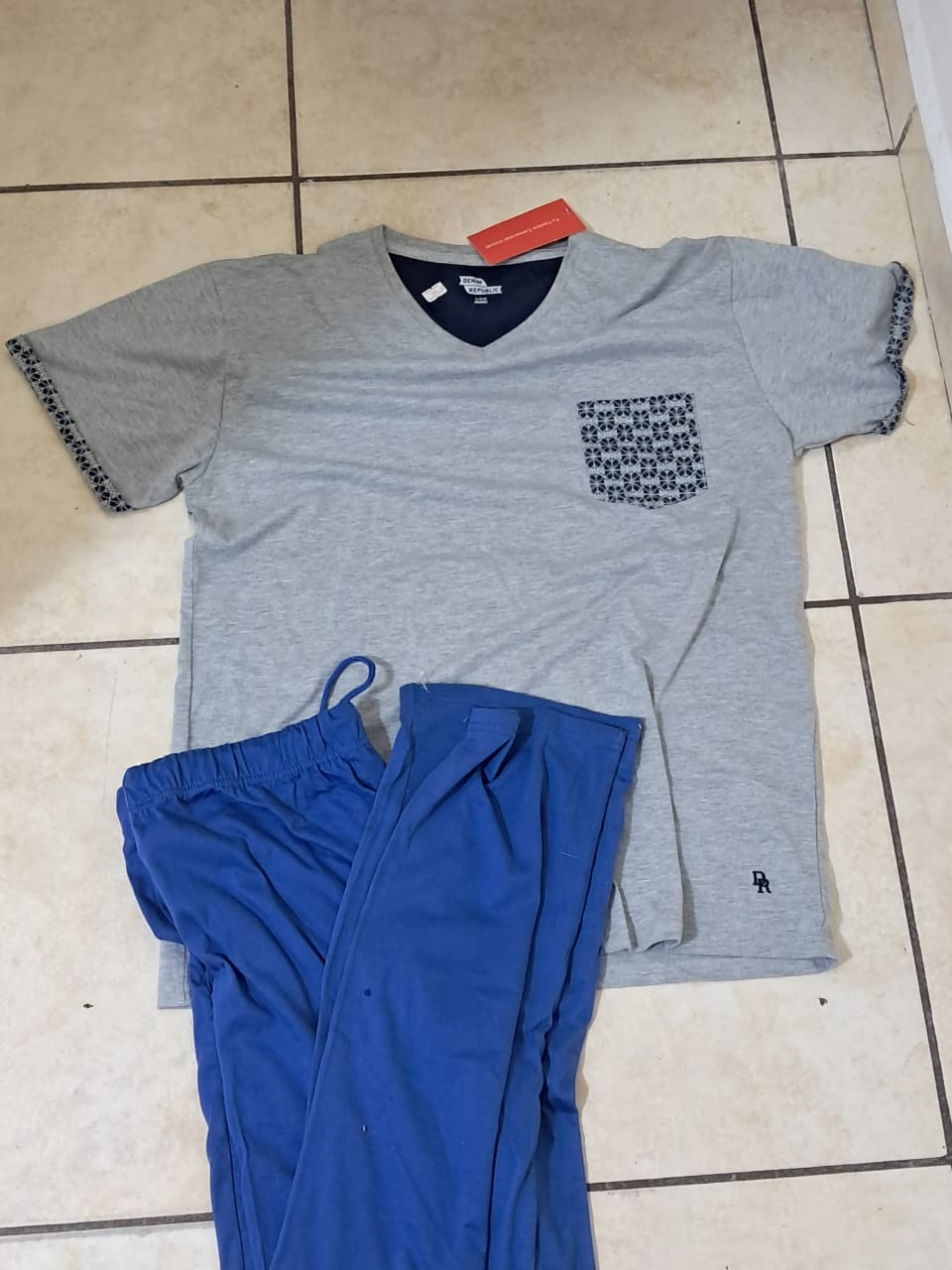 💙 PIJAMA MASCULINA GRIS Y AZUL – TALLA L