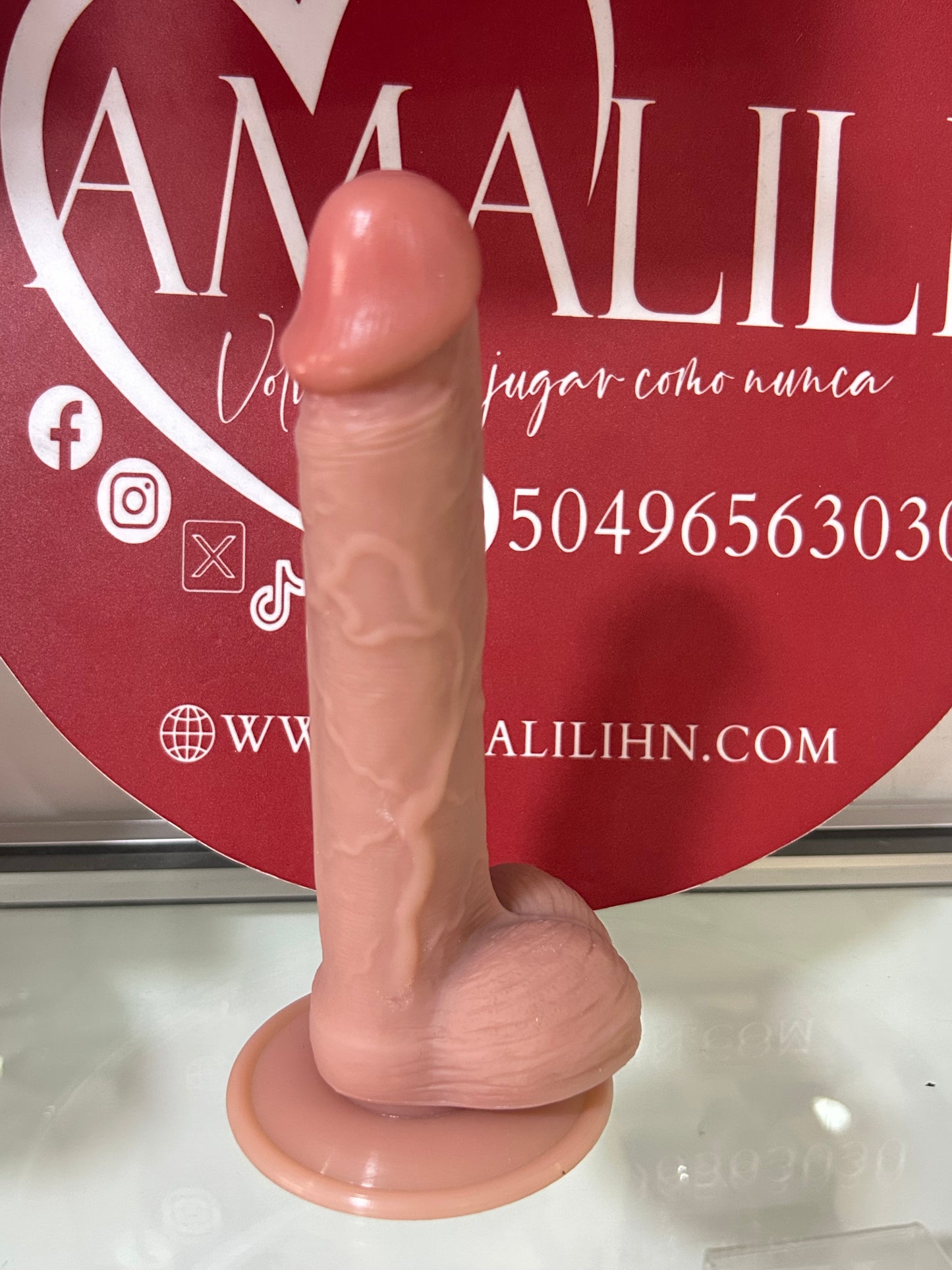 DILDO REALISTA CON TESTICULOS AMOR SIN PILAS