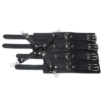 ESPOSAS GOTICAS CON CORDONES CORPORALES