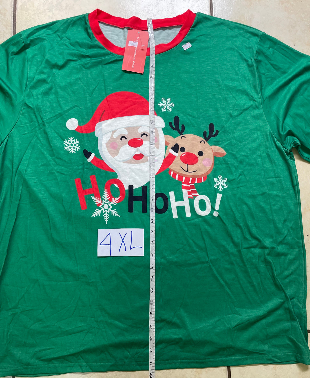 PIJAMA NAVIDEÑA VERDE “HO HO HO” CON SANTA Y RENO – AMALILI 2024