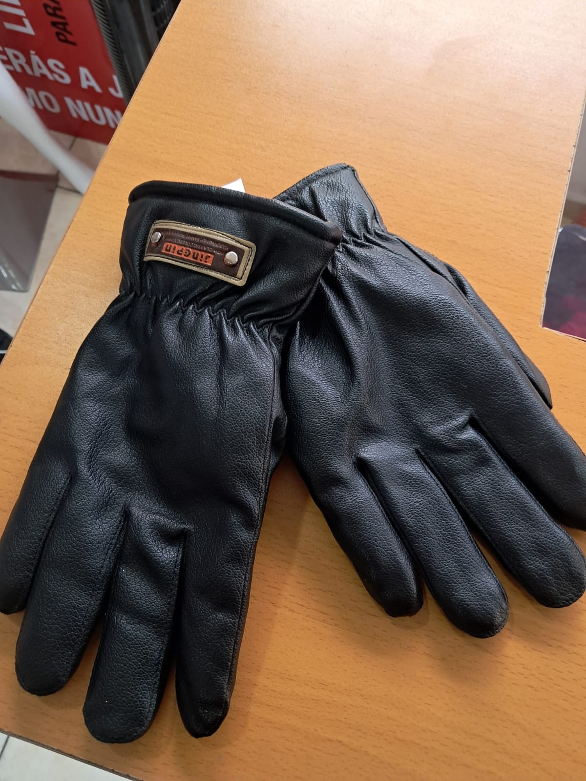 🧤 GUANTES DE CUERO NEGRO