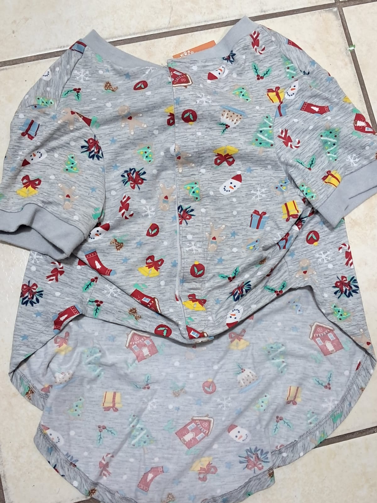🎄 CAMISA NAVIDEÑA GRIS PARA MASCOTAS CON ESTAMPADO FESTIVO