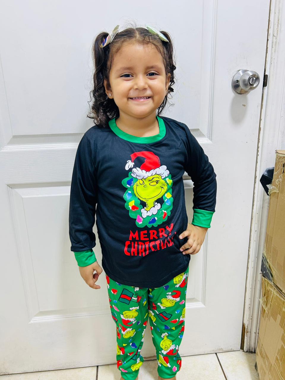 💚 PIJAMA NAVIDEÑA “THE GRINCH” NIÑO – EDICIÓN MERRY CHRISTMAS
