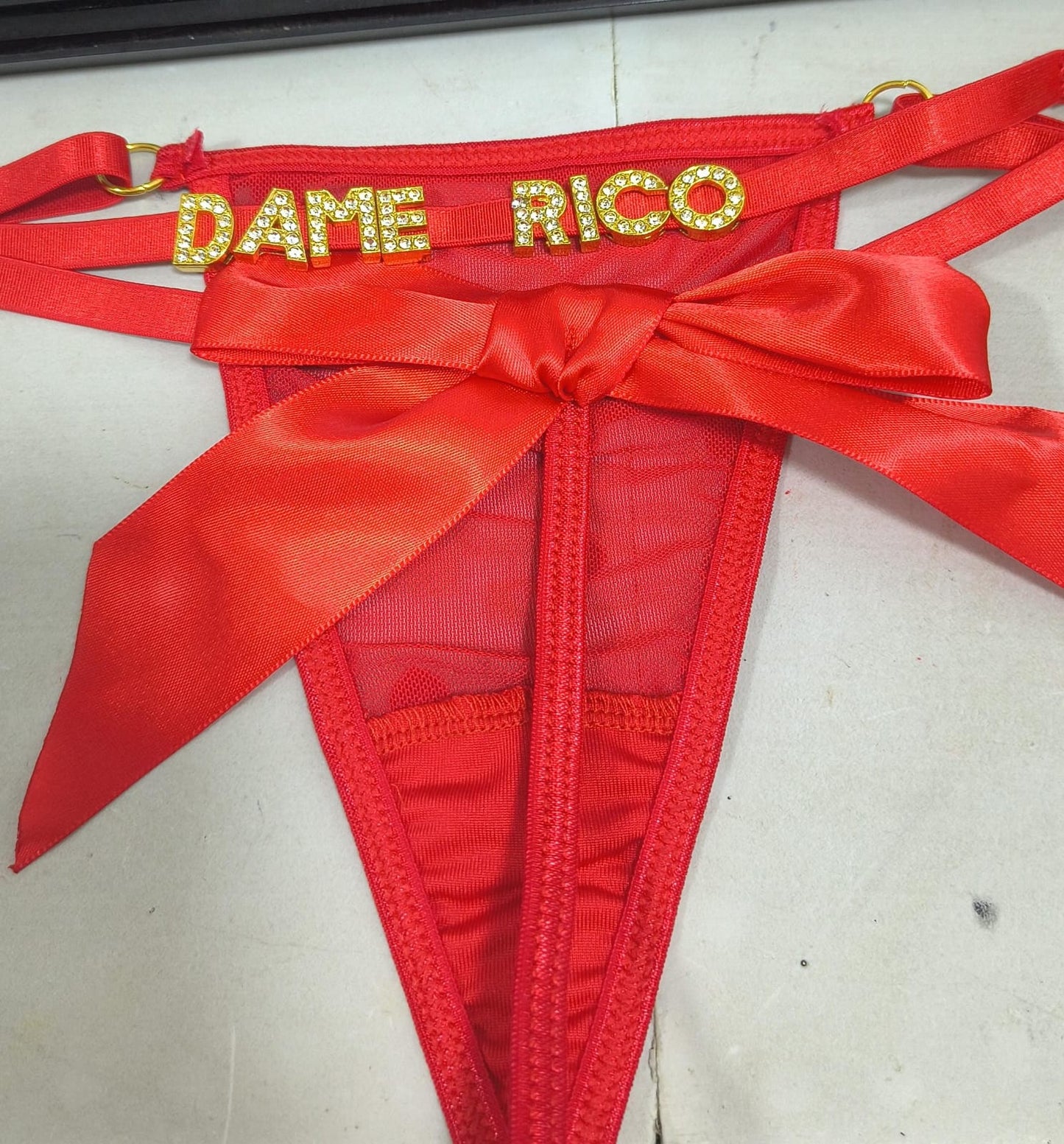 PANTY HILO CON FRASE CALIENTE UNITALLA