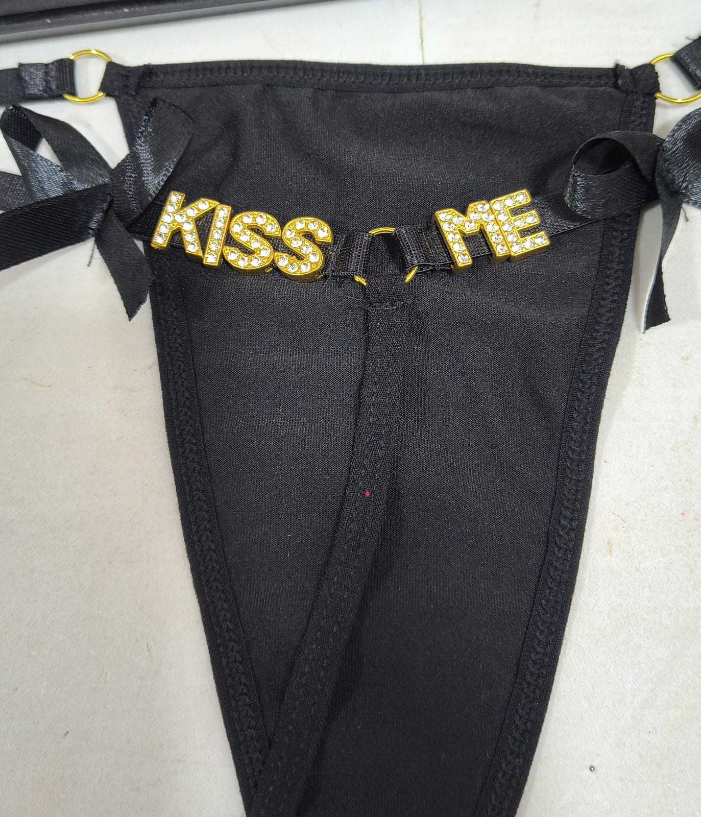 PANTY CON FRASE CALIENTE NEGRO