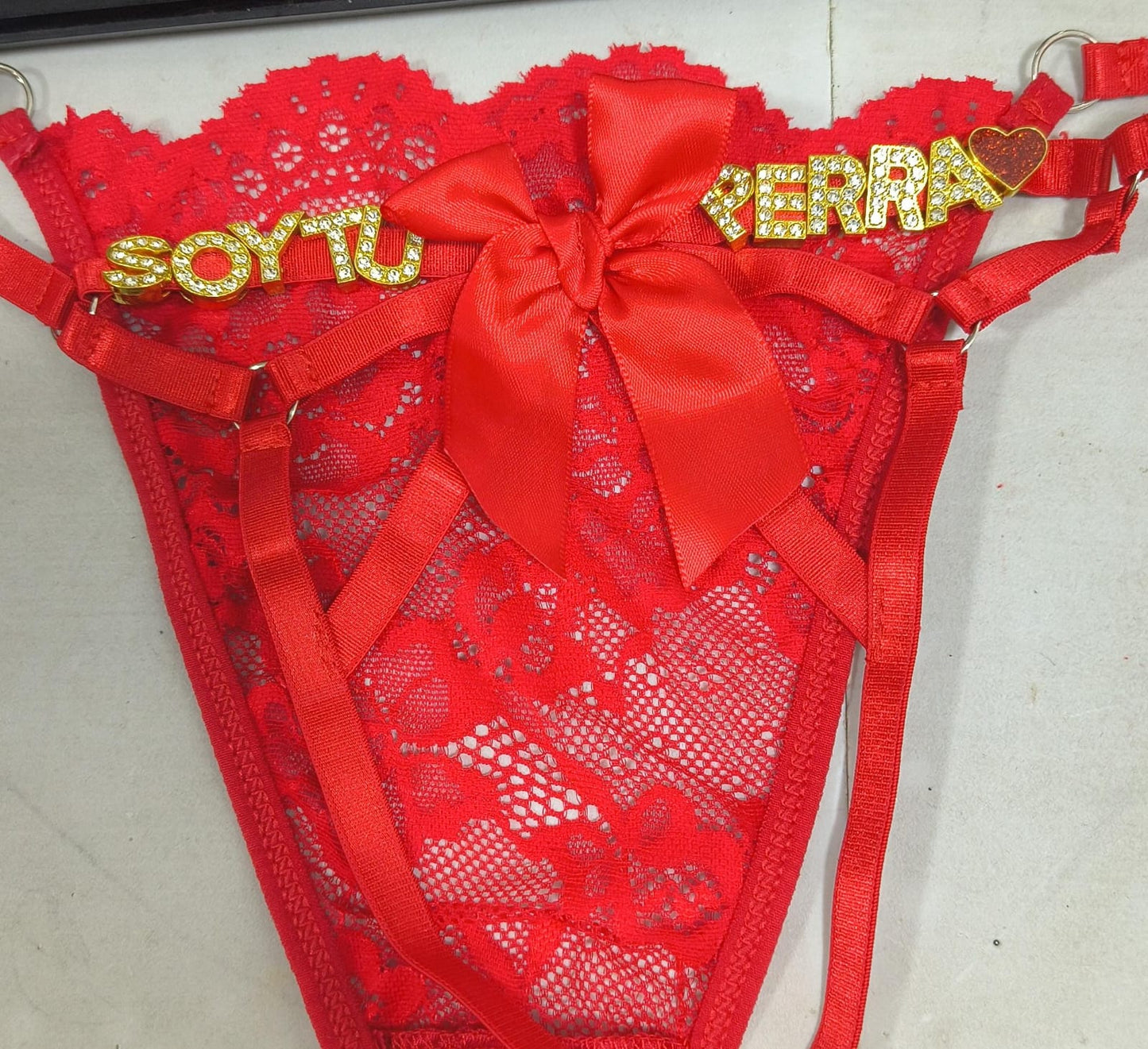 PANTY CON FRASE CALIENTE ABIERTO DEL TRASERO